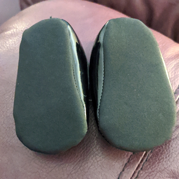 New, Carter's newborn shoes - Picture 3 of 3